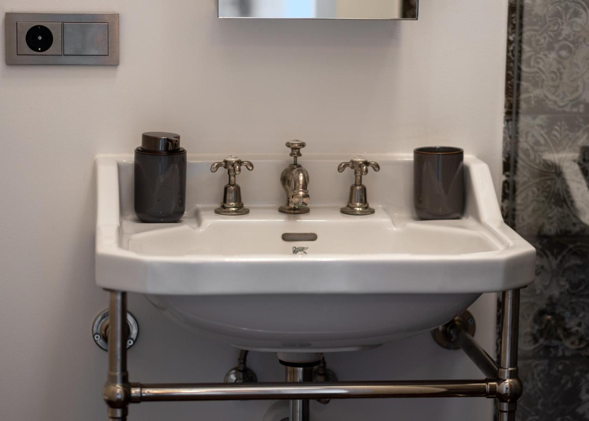 Turgaus Self Check-In Old Town Aparthotel クライペダ エクステリア 写真
