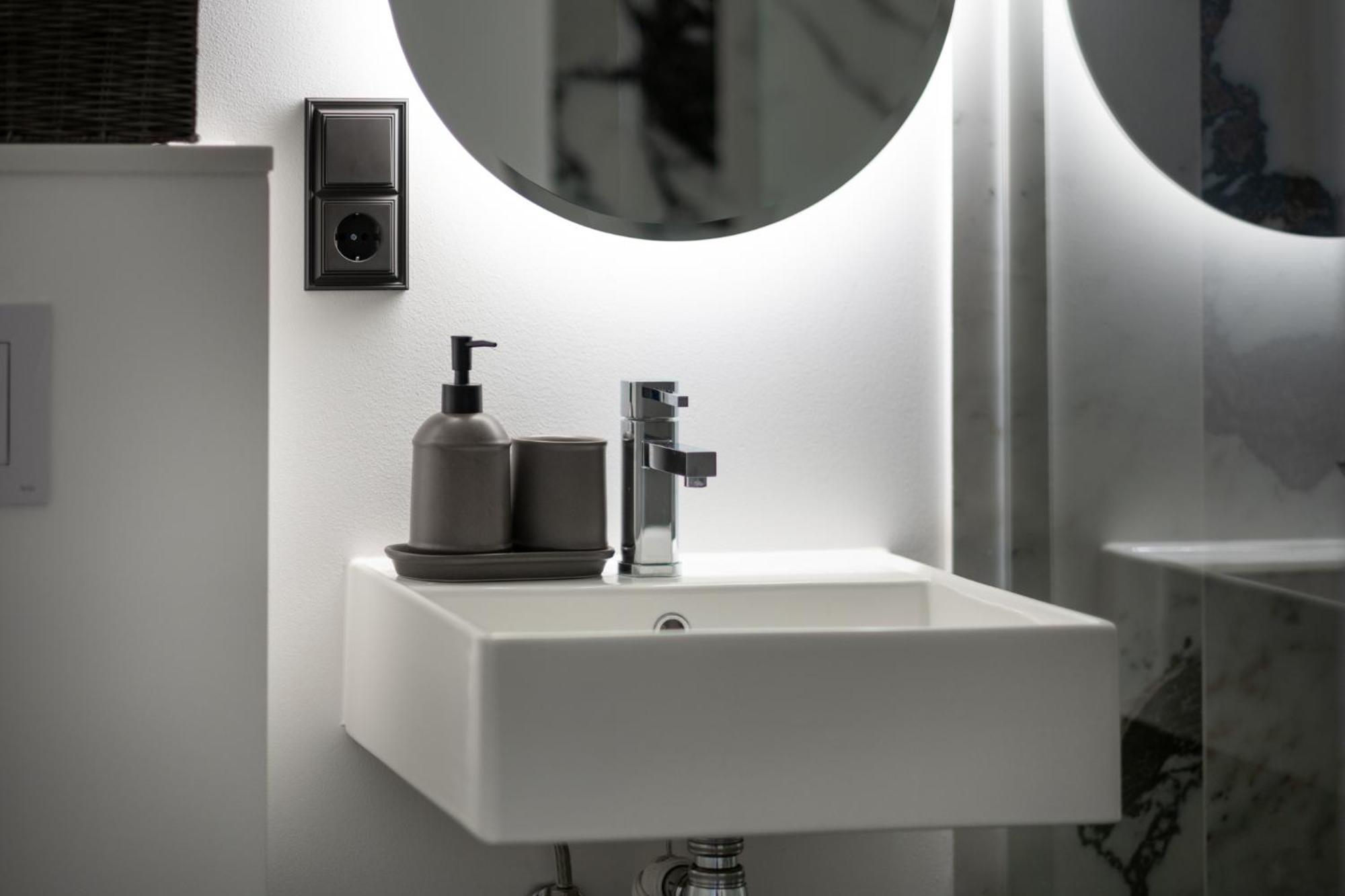 Turgaus Self Check-In Old Town Aparthotel クライペダ エクステリア 写真