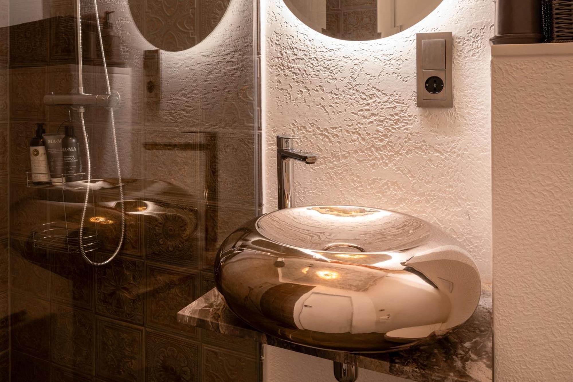 Turgaus Self Check-In Old Town Aparthotel クライペダ エクステリア 写真